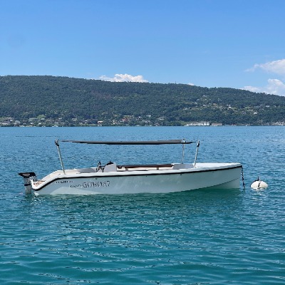 Location bateau électrique sans permis GoBoat 8 places